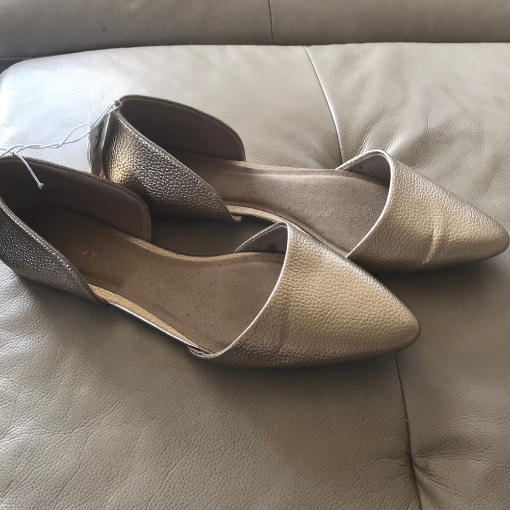 Old Navy pointy gold flats